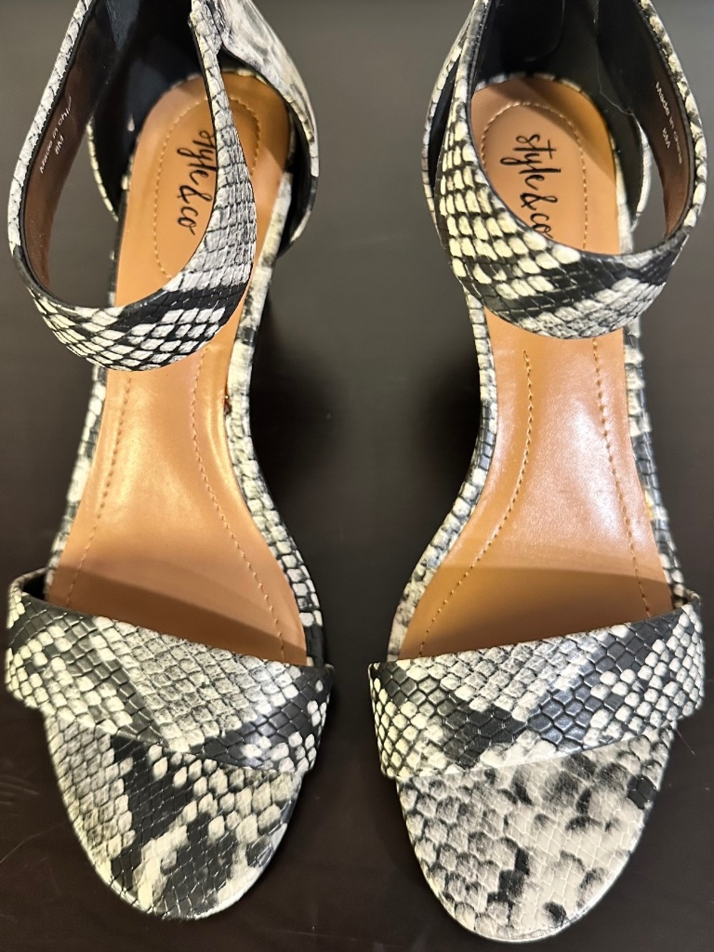 Women’s shoes size 8M by Style & Company